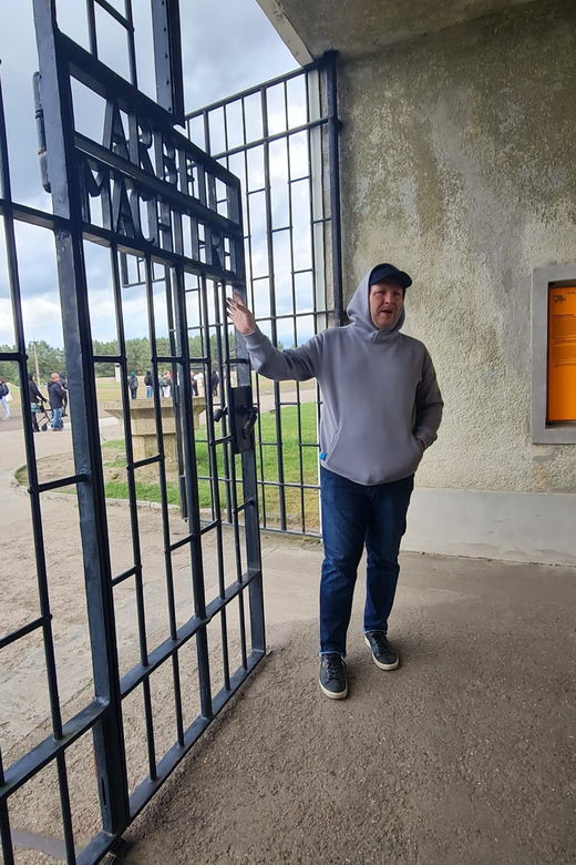 berlin-sachsenhausen-memorial-with-max-6-people-by-car