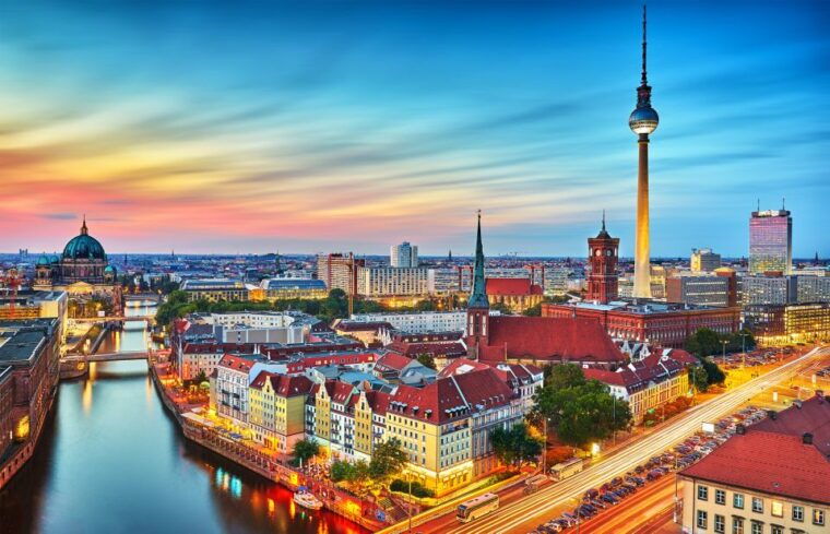 berlin-scenic-guided-tour-by-private-car-for-2-3-6-hours