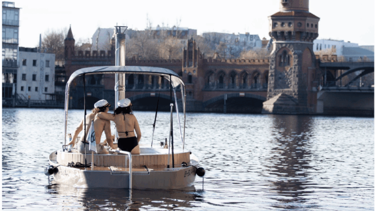 berlin-self-drive-hot-tub-boat-experience