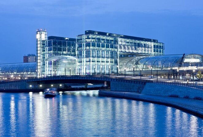 berlin-sightseeing-boat-tour-on-the-spree