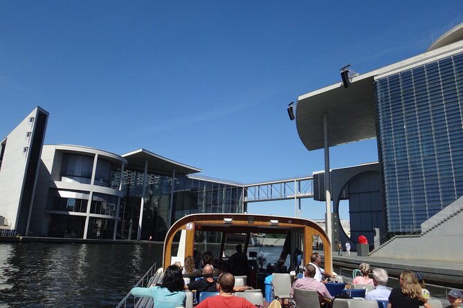 berlin-sightseeing-boat-tour-on-the-spree