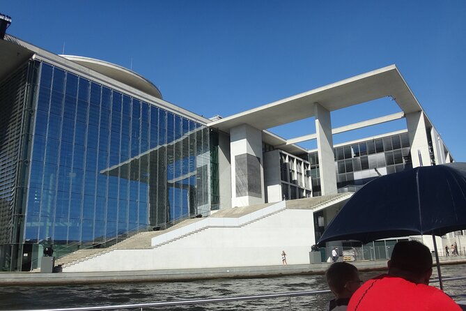 berlin-sightseeing-boat-tour-on-the-spree
