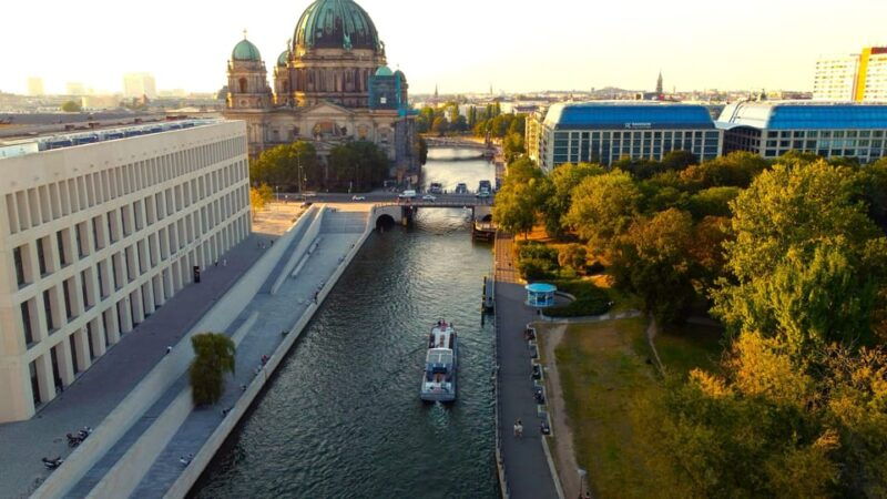 berlin-spree-river-romantic-moon-boat-ride