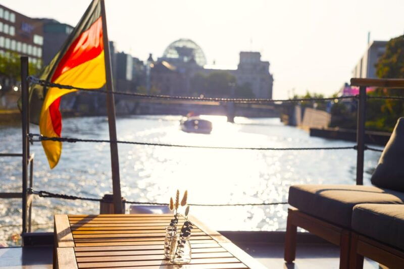 berlin-spree-river-romantic-moon-boat-ride