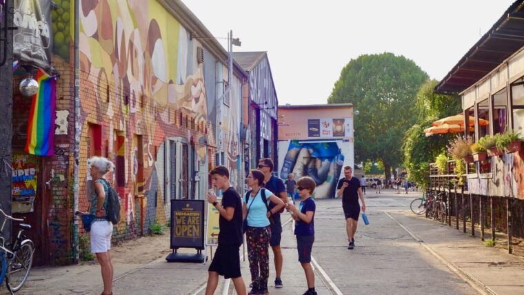 berlin-vegan-food-cultural-walking-tour-in-friedrichshain