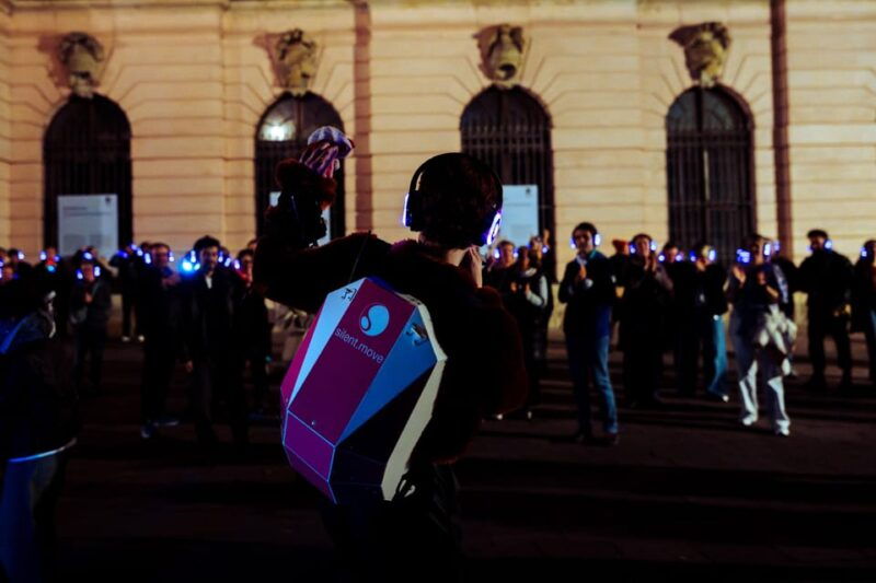 berlin-walk-and-dance-silent-disco-tour-with-80s-90s