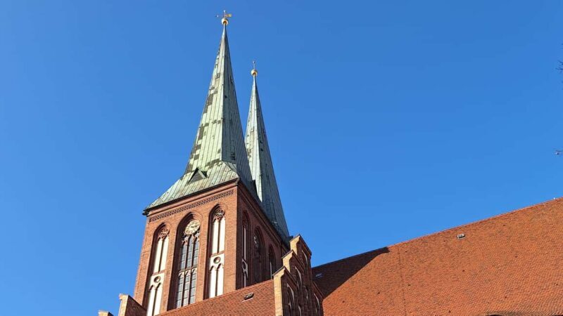 Berlin: Walking tour of the old town  TV tower, city hall, palace - Practical Details and Value