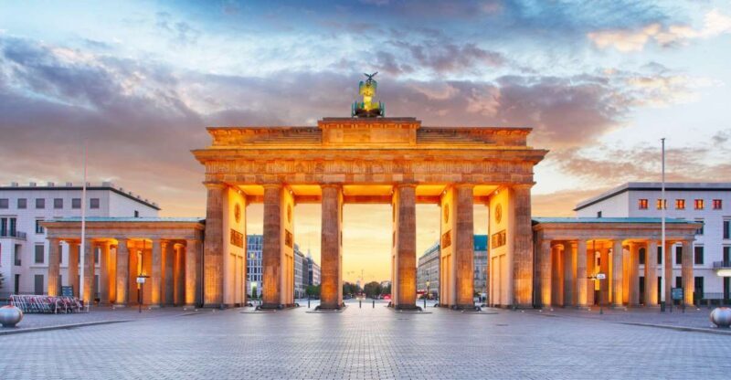 Berlin: Walking Tour of the Top 10 Sightseeing Attractions - Key Highlights of the Tour
