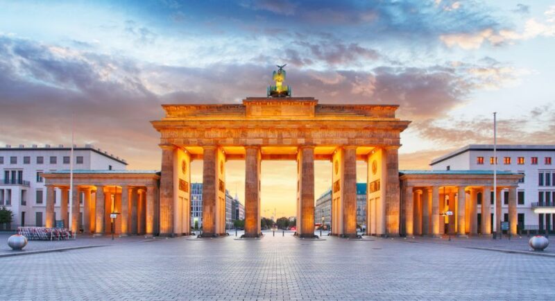 Berlin: Walking Tour of the Top 10 Sightseeing Attractions - Analyzing the Value