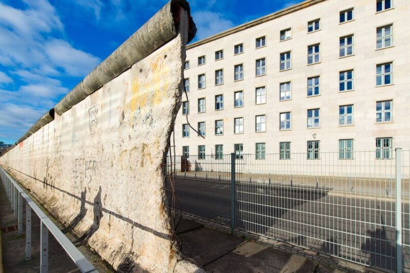 berlin-wall-east-and-west-berlin-private-walking-tour
