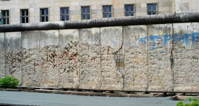 berlin-wall-east-and-west-berlin-private-walking-tour