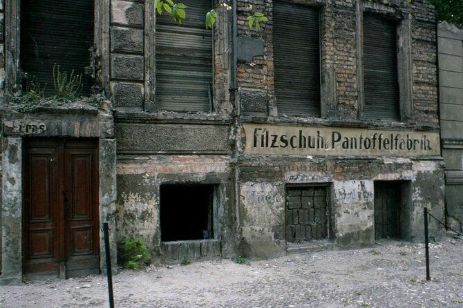 berlin-wall-tour-tears-tunnels-and-triumphs-small-group