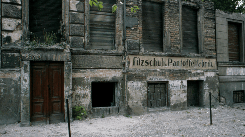 berlin-wall-tour-tears-tunnels-triumphs-small-group