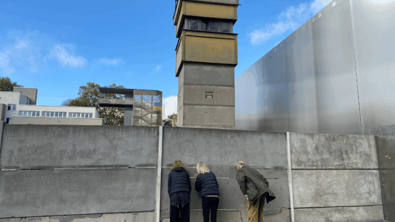 berlin-wall-tour-tears-tunnels-triumphs-small-group