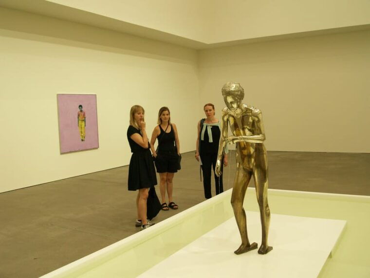 berlins-gallery-scene-2