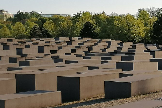 berlins-must-see-history-sites-private-black-van-half-day-tour