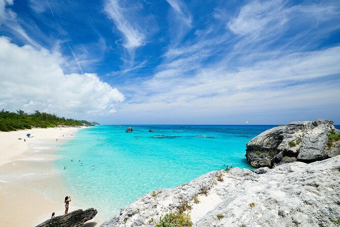 bermuda-beach-bonfire-with-dark-and-stormy-cocktail-included