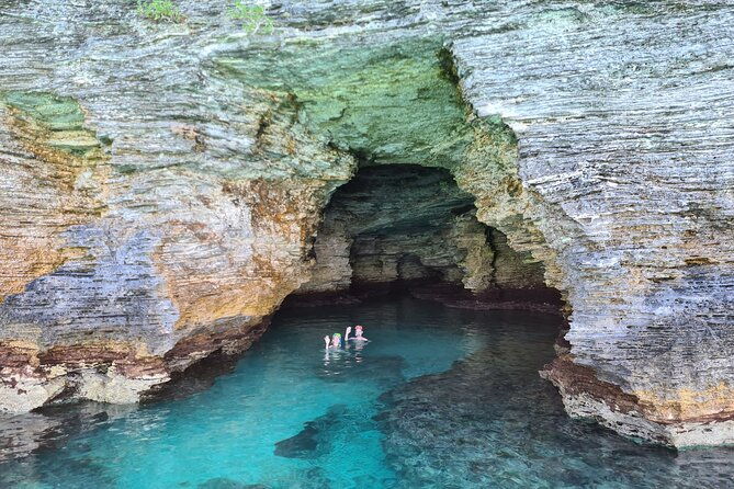bermuda-private-boat-charter-snorkel-cliff-jumping-sightseeing