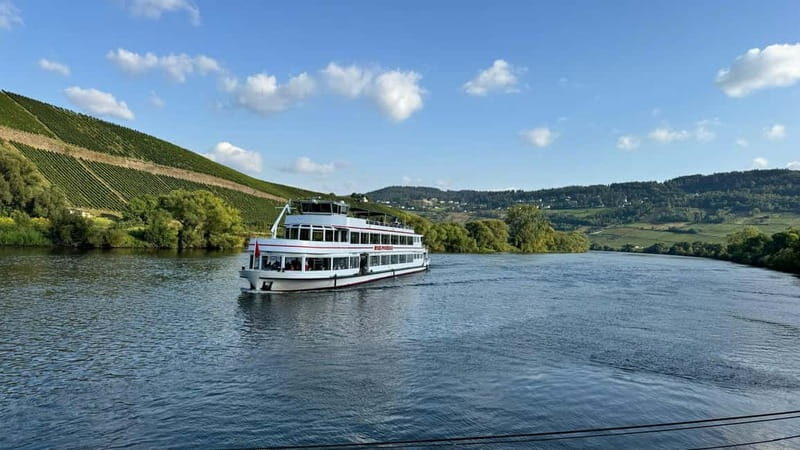 Bernkastel: 1-hour panoramic boat tour Lieser, Mülheim and back - Itinerary Breakdown and Stops