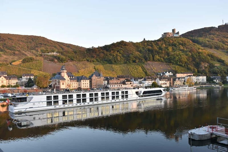 Bernkastel: Boat and covered wagon ride from/to Bernkastel-Kues - The Journey Begins: A Scenic Boat Ride to a Picturesque Village