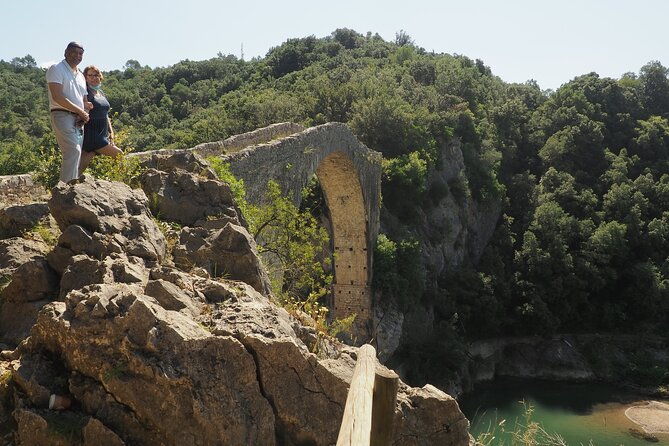 besalu-banyoles-lake-volcanic-castellfollit-from-girona