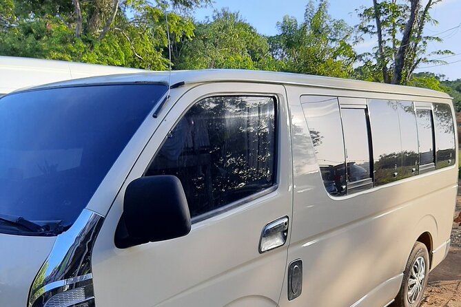 best-airport-ferry-hotel-and-airbnb-shuttle-service-in-roatan