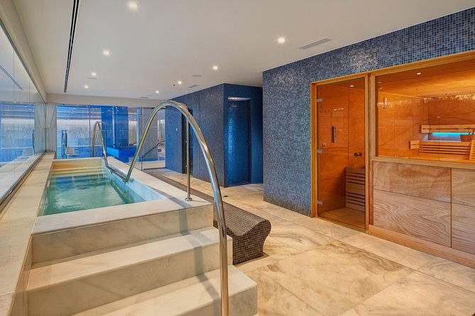 best-friends-ritual-mini-facial-aromatherapy-massage-day-spa-glass-cava