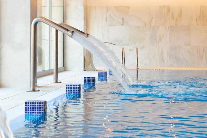 best-friends-ritual-mini-facial-aromatherapy-massage-day-spa-glass-cava