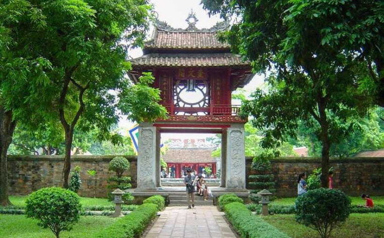 best-hanoi-city-tour-full-day-by-limousine-bus-hanoi-tour