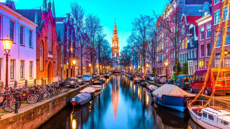 best-of-amsterdam-private-walking-tour-with-a-local