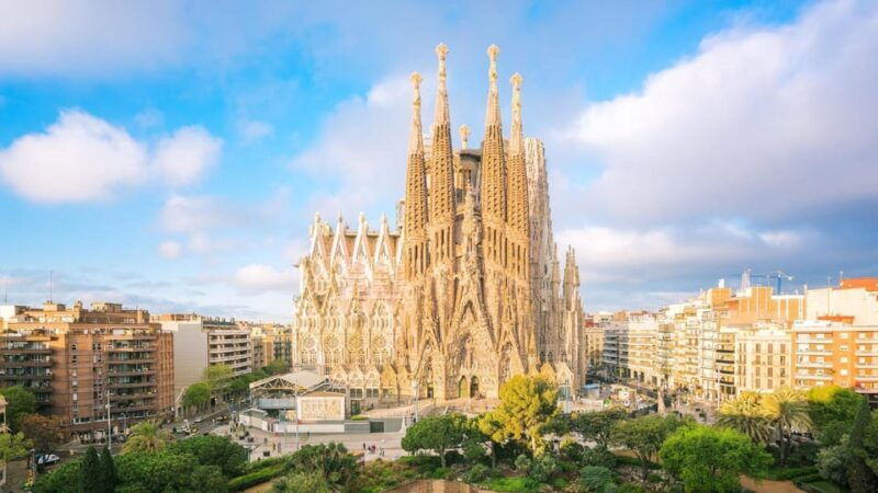 best-of-barcelona-private-walking-tour-with-a-local
