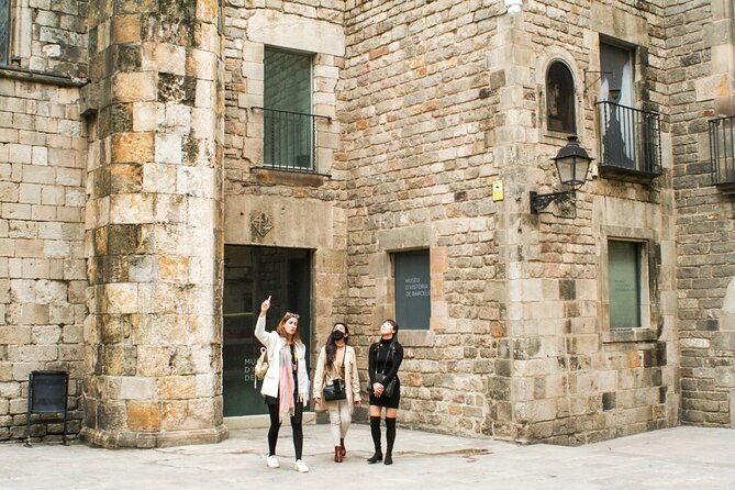 best-of-barcelona-sagrada-familia-park-guell-montjuic-gothic