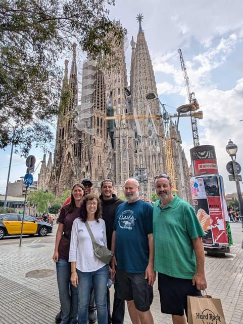 best-of-barcelona-sagrada-familia-park-guell-with-pickup