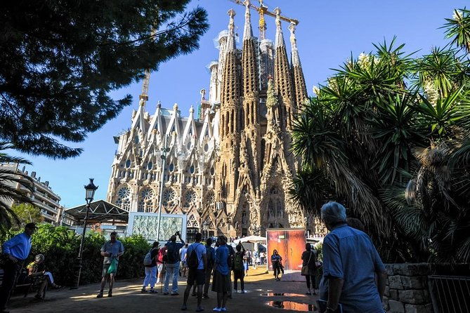 best-of-barcelona-shore-excursion-sagrada-familia-skip-the-line