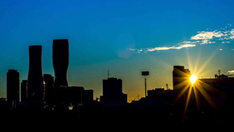 best-of-brampton-private-walking-tour-with-a-local