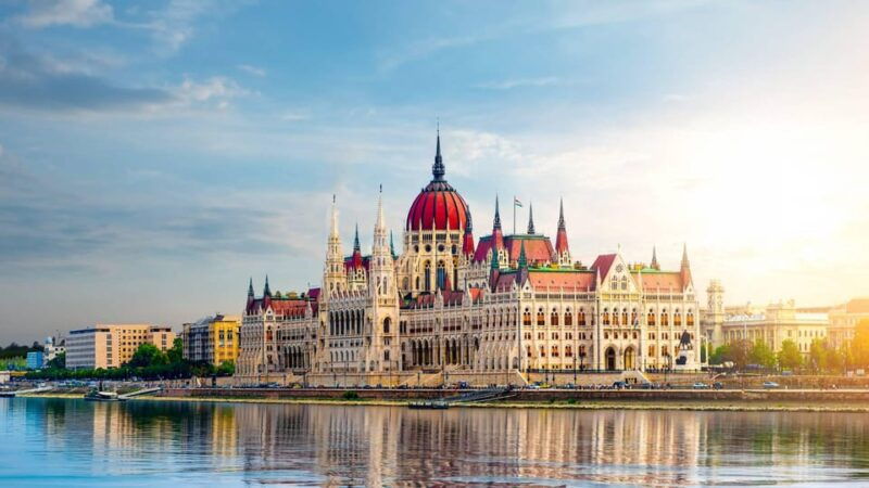 best-of-budapest-private-walking-tour-with-a-local