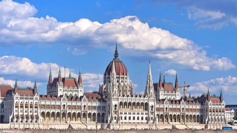best-of-budapest-private-walking-tour-with-a-local
