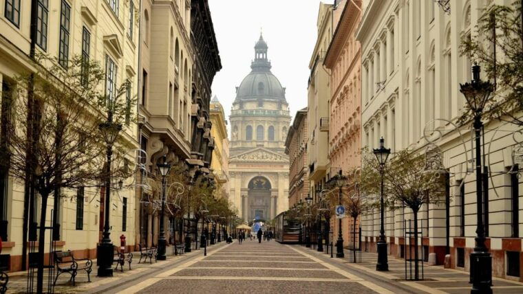 best-of-budapest-private-walking-tour-with-a-local