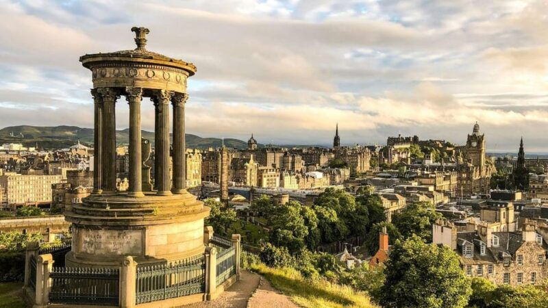 best-of-edinburgh-walking-tour-3-hours-small-group-max-10