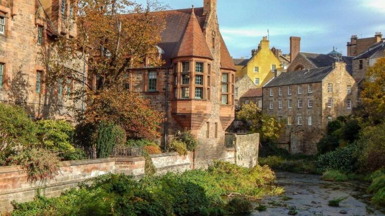 best-of-edinburgh-walking-tour-3-hours-small-group-max-10