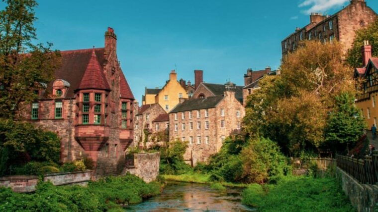 best-of-edinburgh-walking-tour-3-hours-small-group-max-10