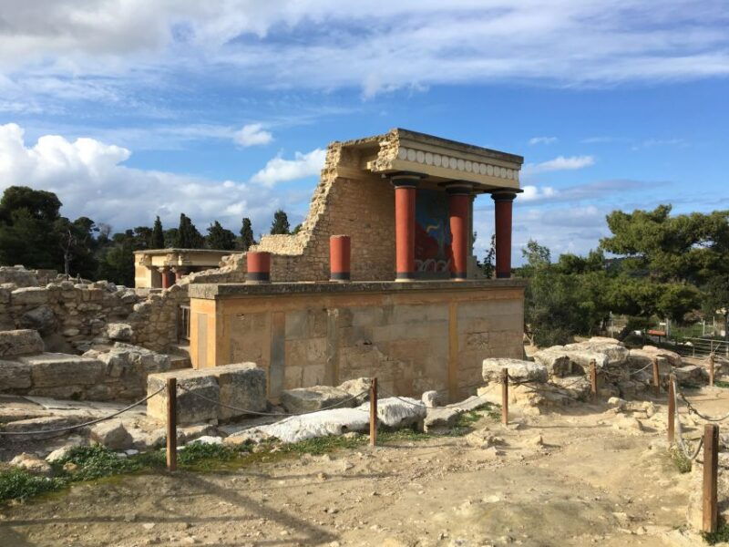 best-of-heraklion-knossos-arch-museum-city-tour
