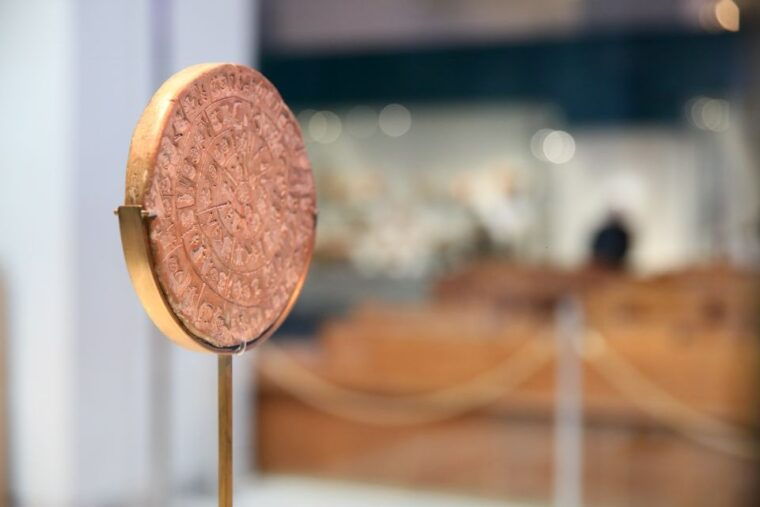 best-of-heraklion-knossos-arch-museum-city-tour