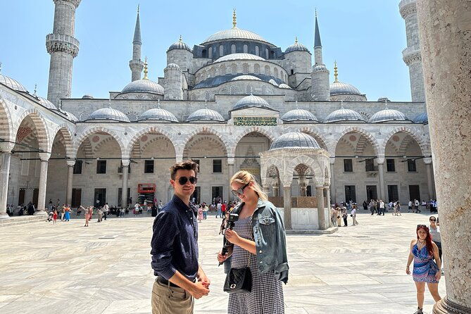 best-of-istanbul-basilica-cistern-blue-mosque-grand-bazaar