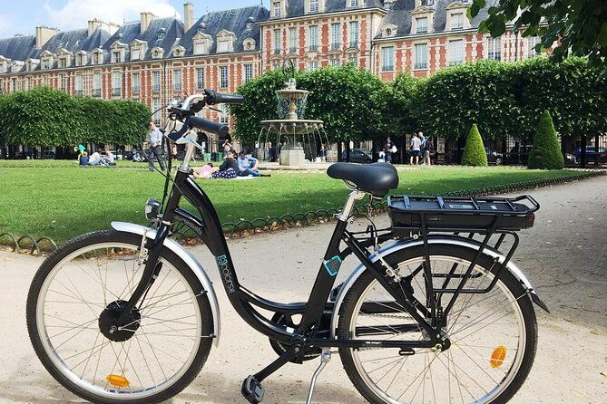 best-of-paris-by-bike-with-a-local