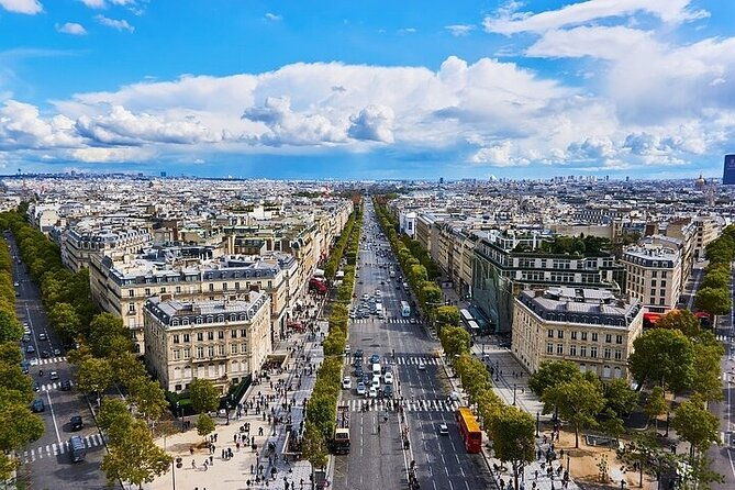 best-of-paris-by-car-private-4-hour-tour