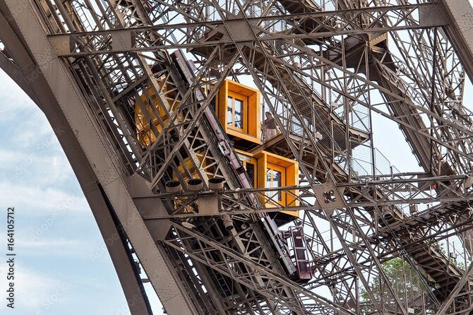 best-of-the-eiffel-tower-by-stairs-with-summit-elevator-access