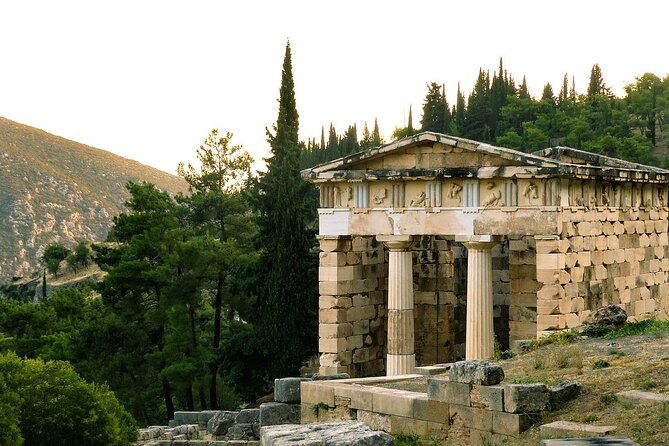 best-private-tour-to-delphi-delphi-arachova-hosios-monastary-2