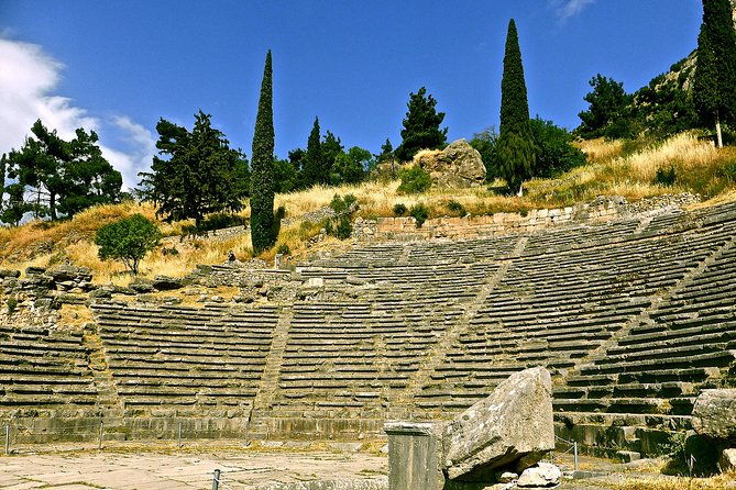 best-private-tour-to-delphi-delphi-arachova-hosios-monastary