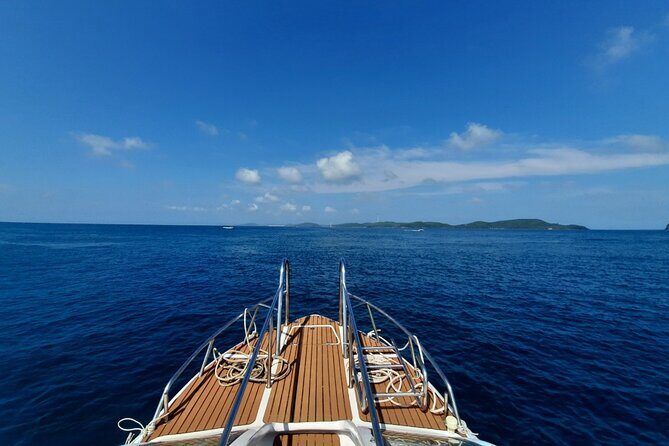 Best seller Phu Quoc Canoe Discover Three Island & Cable Car - Who Will Love This Tour?